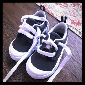 Keds toddler Graham shoe. Size 4